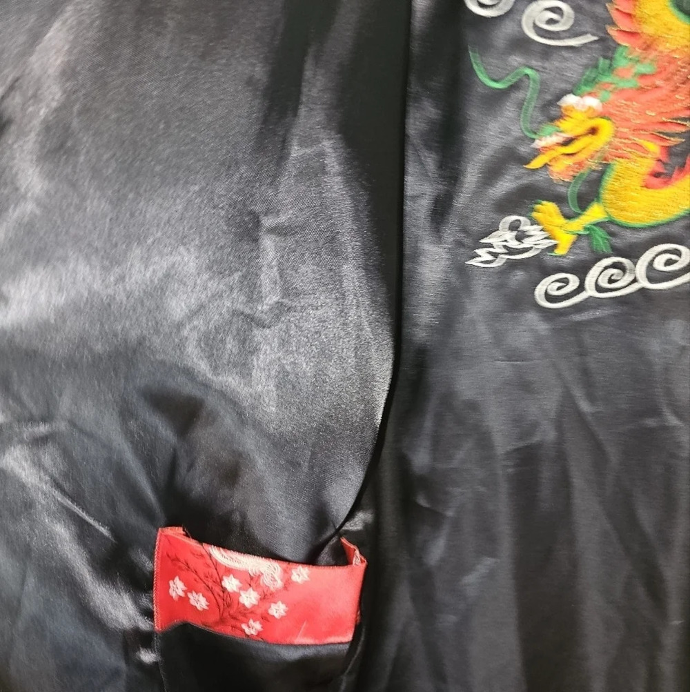 Silky satin dragon Reversible Kimono - Picture 10 of 13